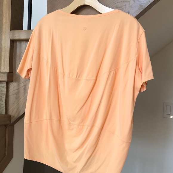 Lululemon Back in Action Short Sleeve T-Shirt *Nulu Peach Satin, Size 4 Like New - Picture 4 of 17